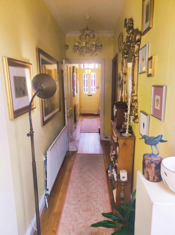 Gazde/Camere de închiriat Cosy Double Near Wimbledon *